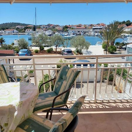 Apartman Rebeka Jezera Zewnętrze zdjęcie