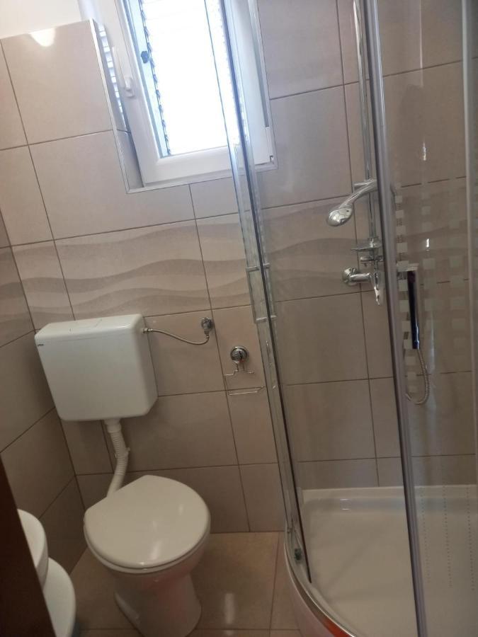 Apartman Rebeka Jezera Zewnętrze zdjęcie